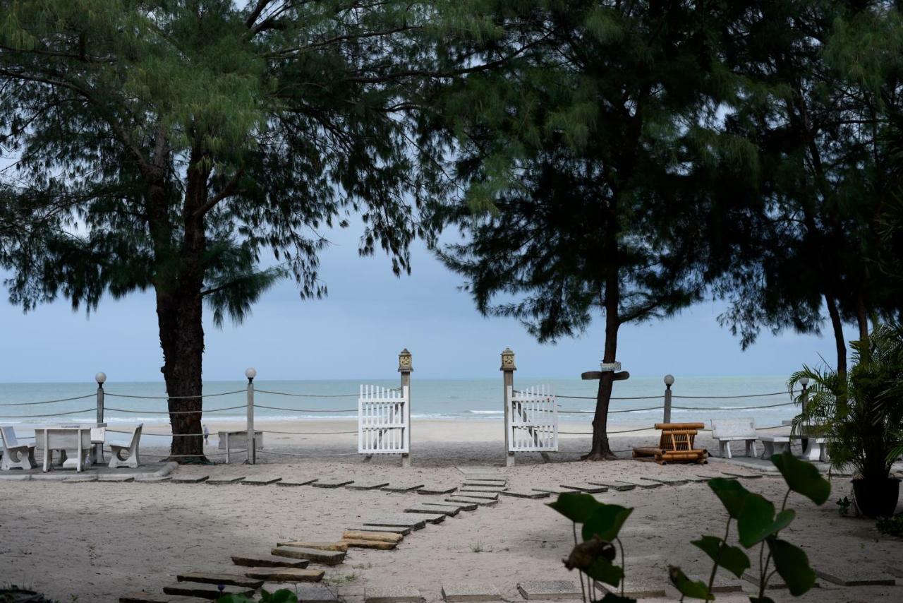 Baan Kratom Tong By The Sea Villa Cha-Am Exterior photo
